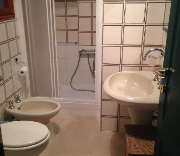 Eden Semesterbostad *